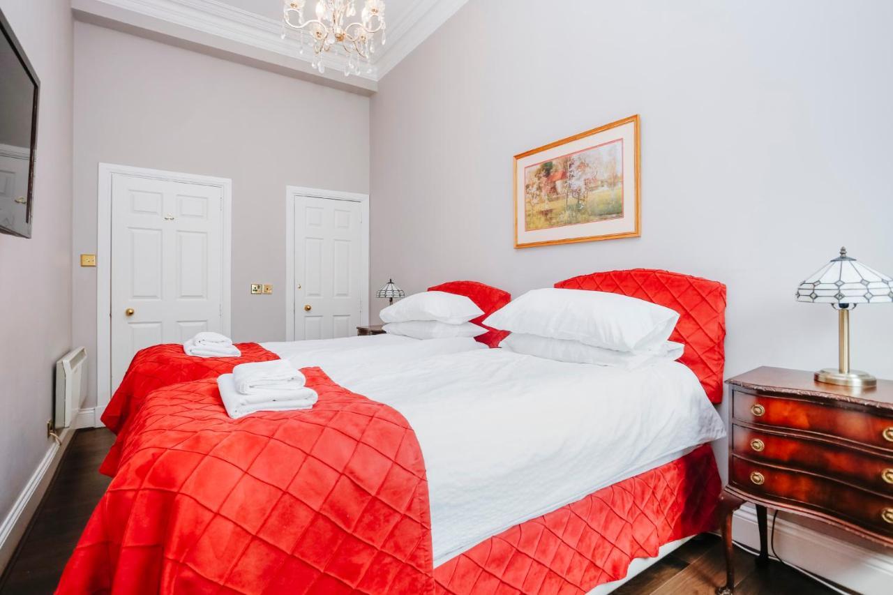 Royal Mile Mansions 14 Appartement Edinburgh Buitenkant foto