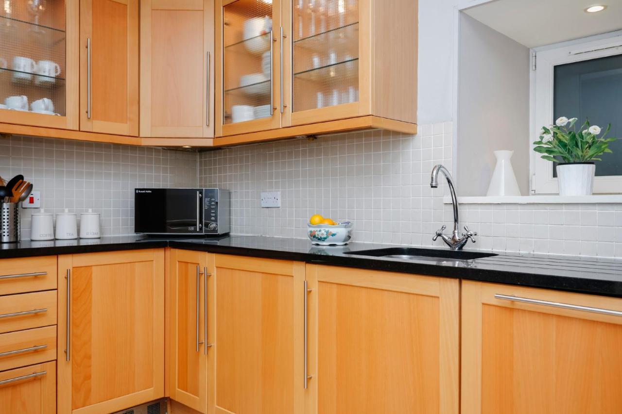Royal Mile Mansions 14 Appartement Edinburgh Buitenkant foto